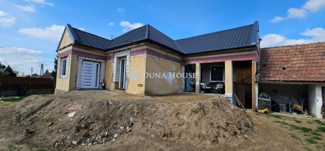 Eladó családi ház, Tápiószecsőn 52.9 M Ft, 3 szobás