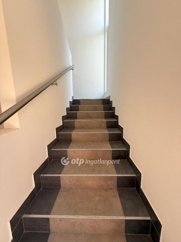 Eladó téglalakás, Budapesten, III. kerületben 23.625 M Ft