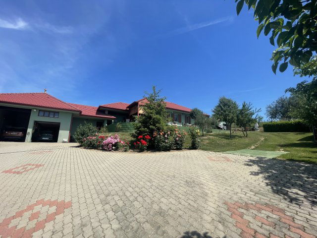 Eladó családi ház, Cserszegtomajon 138 M Ft, 4 szobás