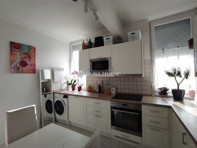Eladó téglalakás, Budapesten, IV. kerületben 72 M Ft, 2 szobás