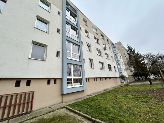 Eladó panellakás, Győrött 47.9 M Ft, 2 szobás