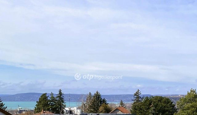 Eladó családi ház, Balatonakarattyán 149 M Ft, 5 szobás