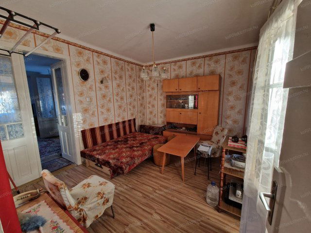 Eladó családi ház, Jászberényben 44.9 M Ft, 3 szobás