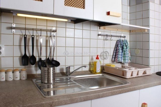 Eladó téglalakás, Budapesten, VI. kerületben 67.5 M Ft, 2 szobás