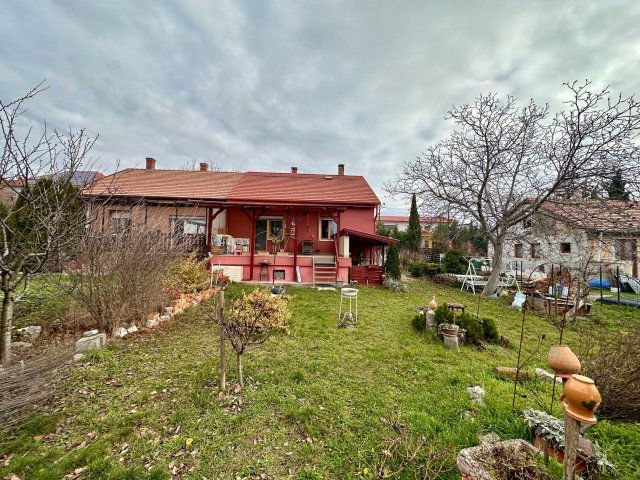 Eladó ikerház, Balatonfüreden 112 M Ft, 3 szobás