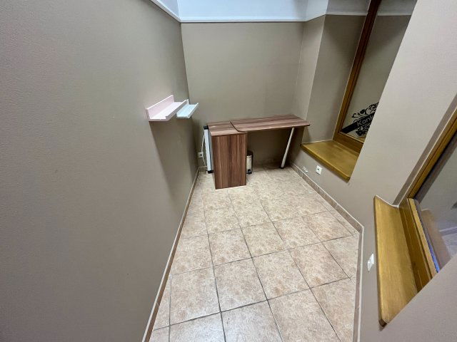 Kiadó üzlethelyiség, Móron 38 E Ft / hó, 1 szobás