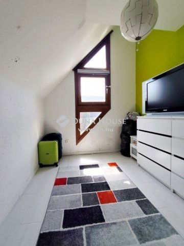 Eladó sorház, Szentendrén 125 M Ft, 6 szobás