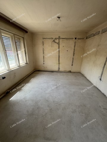 Eladó családi ház, Szolnokon, Torony utcában 16 M Ft, 2 szobás