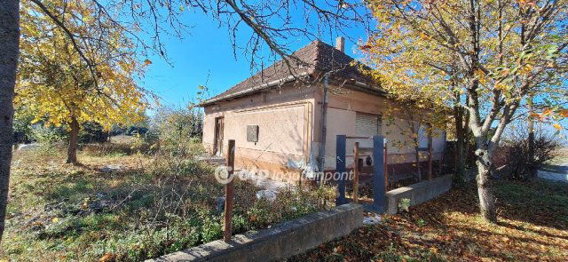 Eladó családi ház, Akasztón 13.9 M Ft, 3 szobás