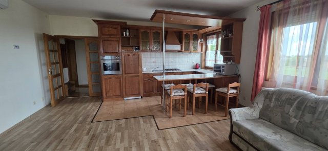 Eladó téglalakás, Dunaújvárosban 89 M Ft, 4 szobás