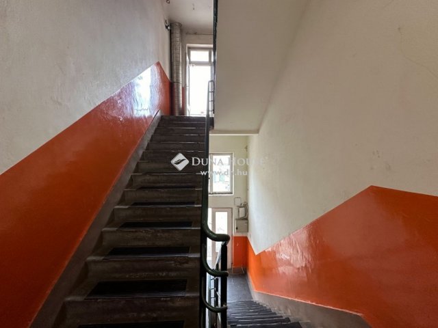 Eladó családi ház, Budapesten, XIV. kerületben 400 M Ft