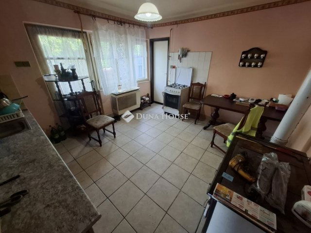 Eladó családi ház, Csongrádon 16.9 M Ft, 2 szobás