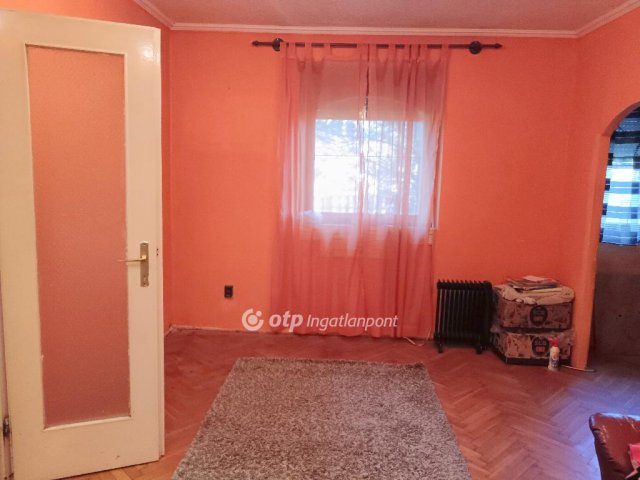 Eladó ikerház, Kenderesen 7.9 M Ft, 3 szobás