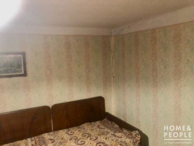 Eladó családi ház, Üllésen 23.5 M Ft, 3 szobás