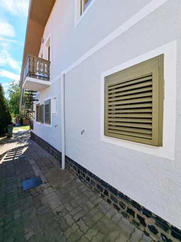 Eladó nyaraló, Vonyarcvashegyen 90 M Ft, 6 szobás