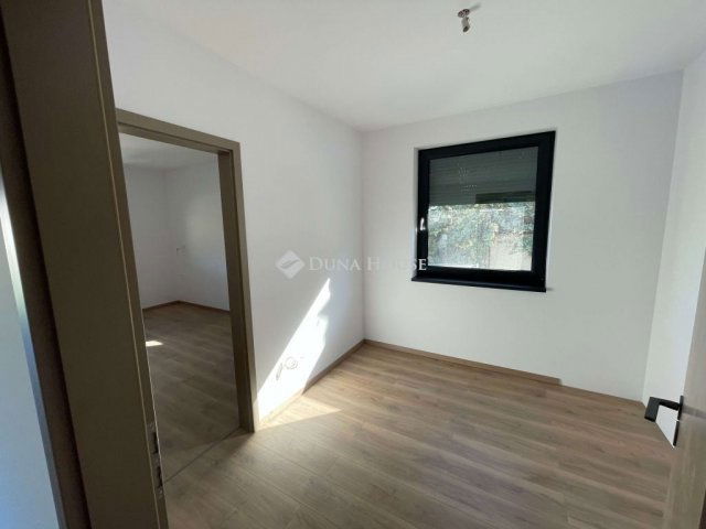 Eladó nyaraló, Budapesten, XI. kerületben 190.418 M Ft, 3 szobás