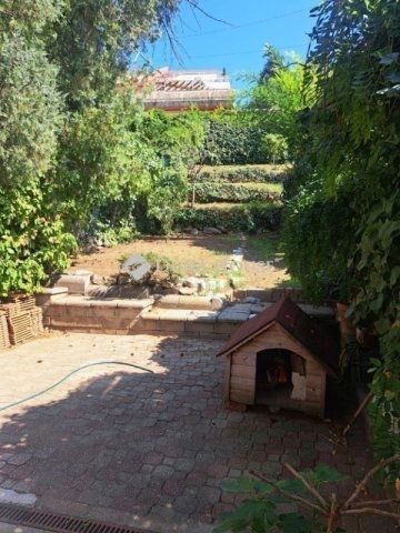 Eladó téglalakás, Pécsett 98.9 M Ft, 6 szobás