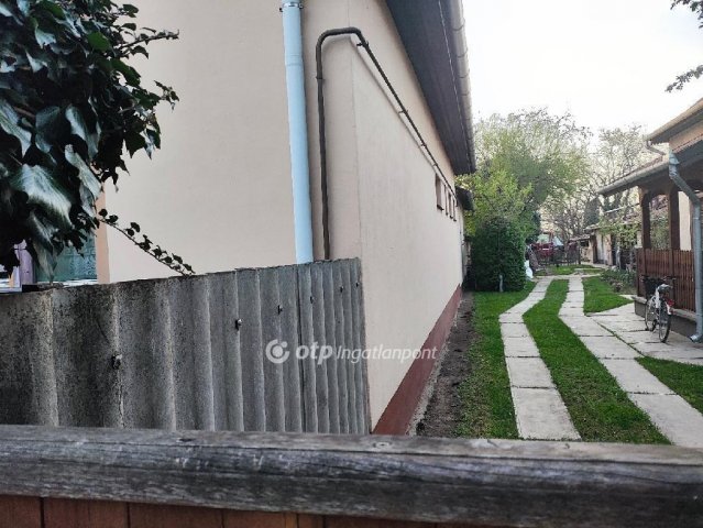 Eladó családi ház, Szeghalmon 30 M Ft, 3 szobás
