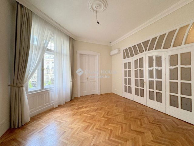 Kiadó téglalakás, albérlet, Budapesten, V. kerületben, 4 szobás