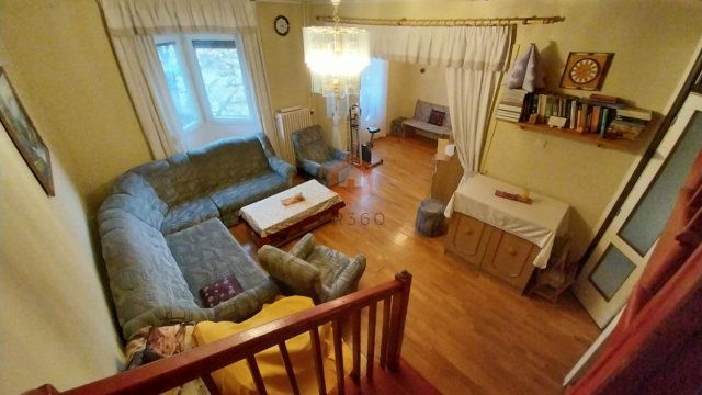 Eladó panellakás, Pécsett 66 M Ft, 1+4 szobás