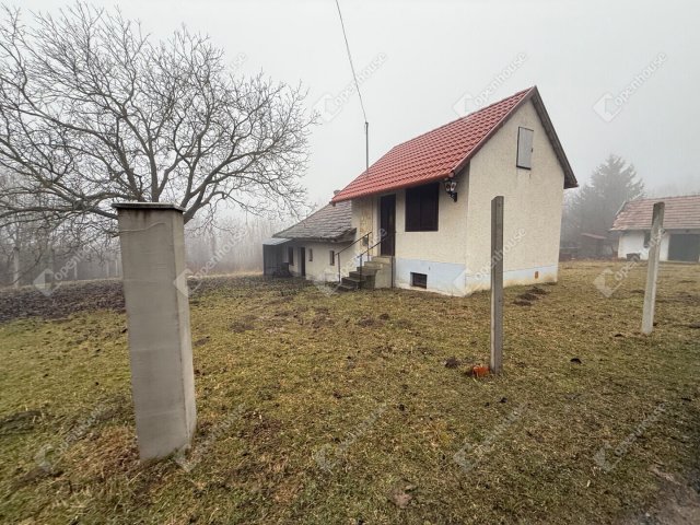 Eladó nyaraló, Gyűrűsön 5.9 M Ft, 1 szobás
