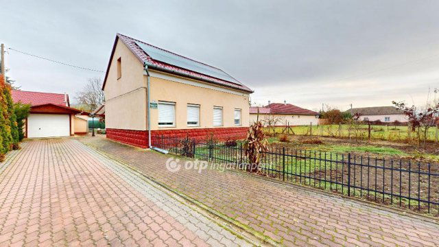 Eladó családi ház, Nagykállóban 59.7 M Ft, 3 szobás