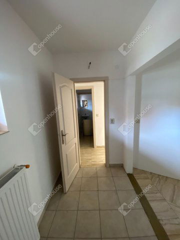 Kiadó üzlethelyiség, Mosonmagyaróváron 145 E Ft / hó, 2 szobás