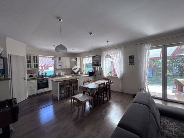 Eladó családi ház, Erdőkertesen 129.9 M Ft, 5 szobás