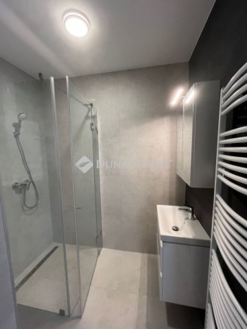 Kiadó téglalakás, albérlet, Pécsett 235 E Ft / hó, 2 szobás