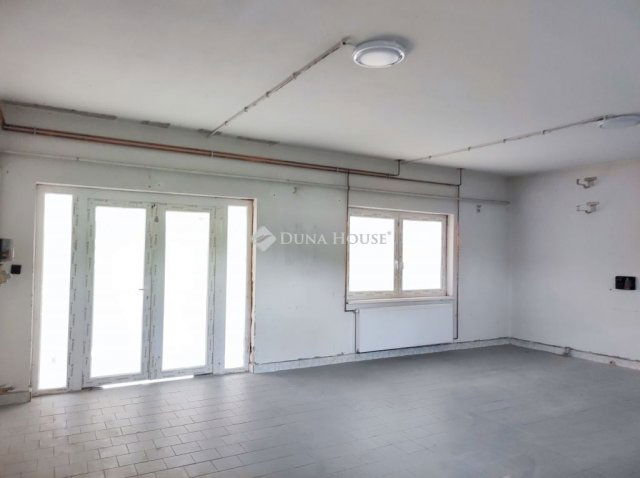 Eladó családi ház, Gyálon 89 M Ft, 1 szobás