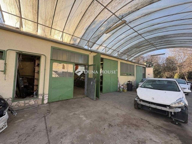 Eladó ipari ingatlan, Budapesten, XVIII. kerületben 69.9 M Ft