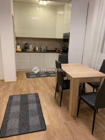 Eladó téglalakás, Debrecenben 108 M Ft, 4 szobás