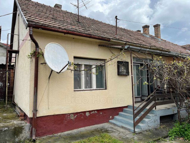 Eladó családi ház, Siófokon 64 M Ft, 7 szobás