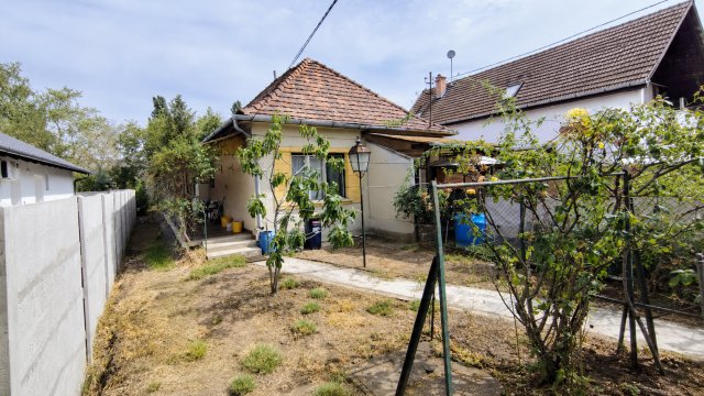 Eladó ikerház, XVIII. kerületben, Szinyei Merse utcában