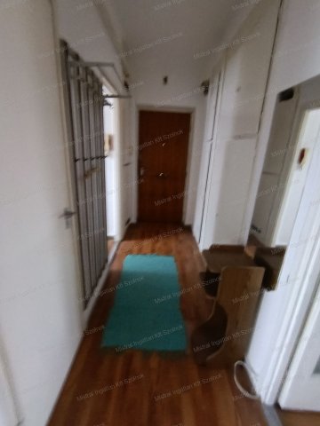 Eladó téglalakás, Szolnokon 34.5 M Ft, 2 szobás