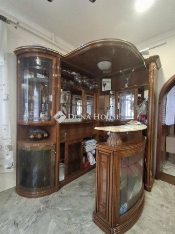 Eladó családi ház, Karcagon 89 M Ft, 6 szobás