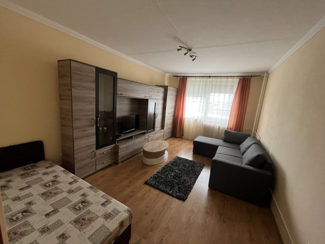Kiadó panellakás, albérlet, Tiszaújvárosban, Szent István úton