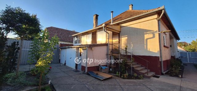 Eladó családi ház, Kiskőrösön 57 M Ft, 4 szobás