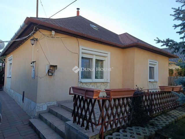Eladó családi ház, Debrecenben 64.9 M Ft, 3 szobás