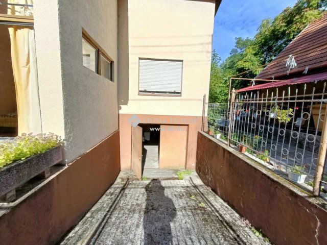 Eladó nyaraló, Lakitelken 19.99 M Ft, 3 szobás