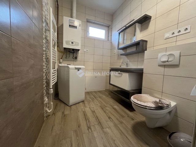 Eladó ikerház, Kecskeméten 104 M Ft, 4 szobás