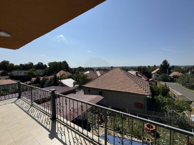 Eladó családi ház, Gödöllőn 295 M Ft, 6 szobás