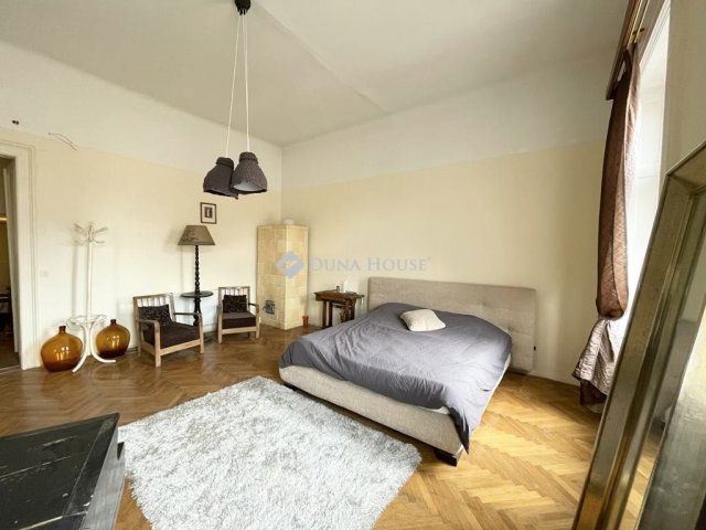 Eladó téglalakás, Budapesten, VI. kerületben 211.47 M Ft