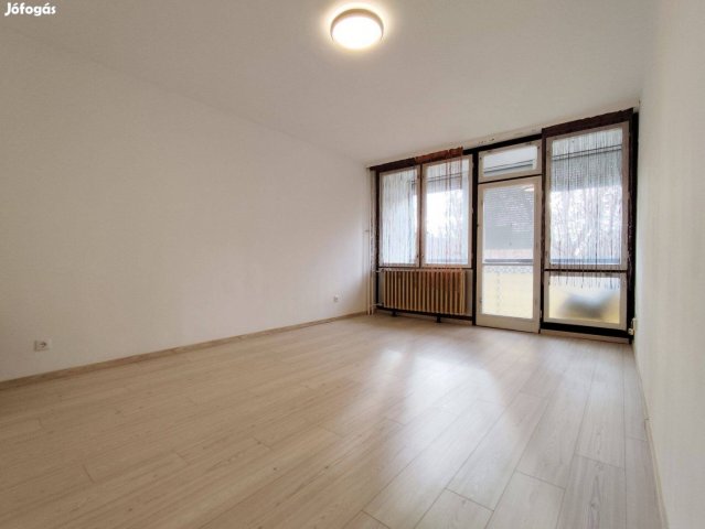 Eladó téglalakás, Dombóváron 29.9 M Ft, 2 szobás