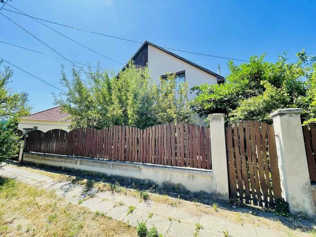 Eladó családi ház, Vácon 115 M Ft, 5+1 szobás