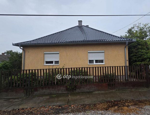 Eladó családi ház, Kabán 32.7 M Ft, 3 szobás