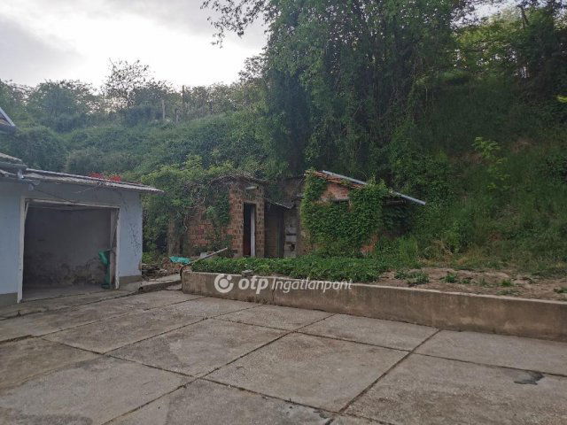 Eladó családi ház, Szászváron 16 M Ft, 3 szobás