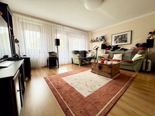 Eladó panellakás, Budapesten, III. kerületben 99.9 M Ft