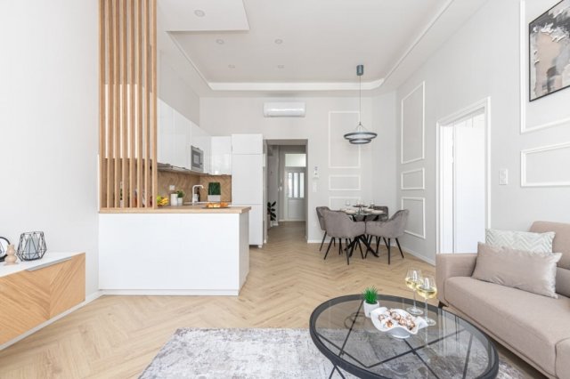 Eladó téglalakás, Budapesten, VII. kerületben 159 M Ft, 3 szobás