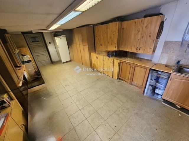 Eladó sorház, Budapesten, XVII. kerületben 187.5 M Ft, 11 szobás